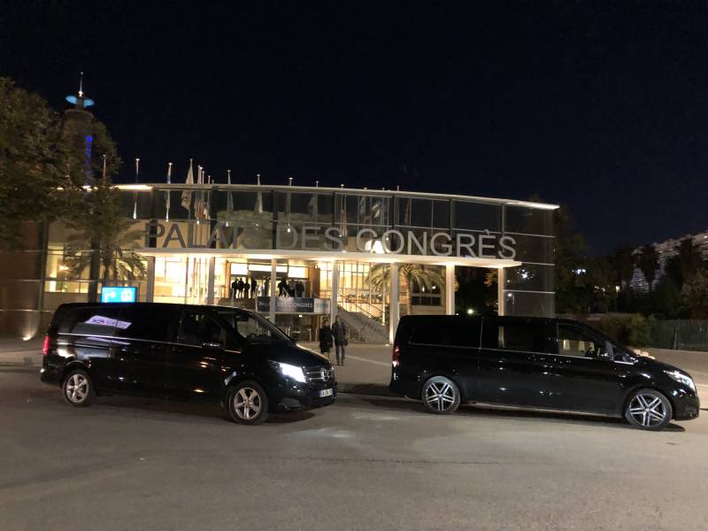 Voiture Mercedes avec chauffeur privé pour un séminaire ou congrès en région PACA