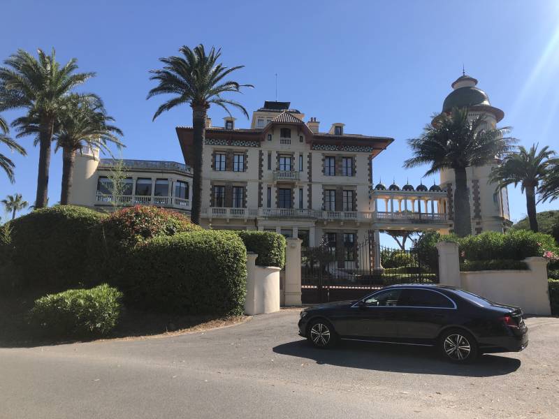 Premium private chauffeur service in Marseille and Provence, featuring our Mercedes E, S, and V-Class vehicles. This photo highlights the comfort, elegance, and cleanliness offered on every journey. Ideal for airport transfers, business travel, or private