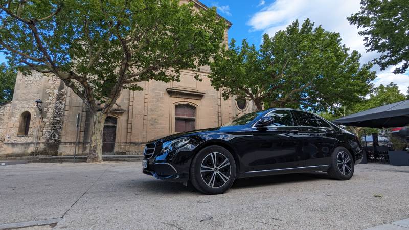 Chauffeur privé VTC pour transfert de l'aéroport de Marseille Provence vers Saint-Rémy de Provence