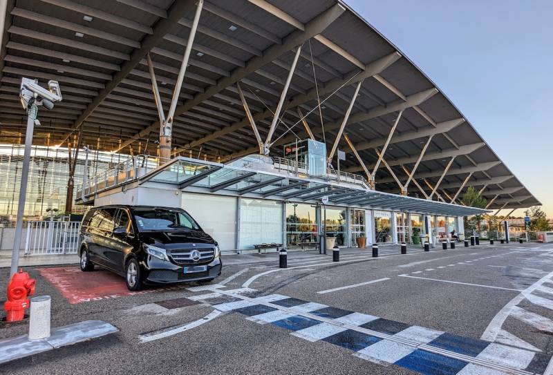 Van pour accueil Premium en gare d'Aix en Provence VTC