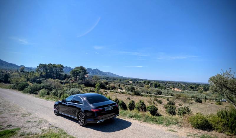 Transfert longue distance avec berline luxe depuis Marseille et la Provence vers Annecy et les Alpes