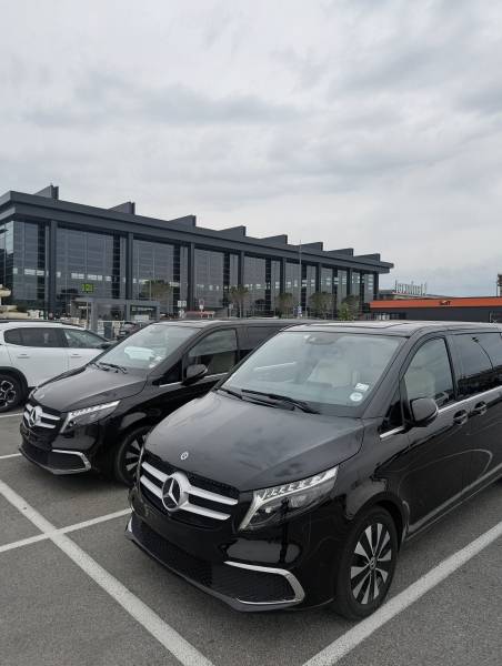 Premium private chauffeur service in Marseille and Provence, featuring our Mercedes E, S, and V-Class vehicles. This photo highlights the comfort, elegance, and cleanliness offered on every journey. Ideal for airport transfers, business travel, or private