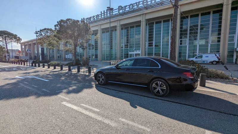 Chauffeur prive transfert aeroport marseille provence vers avignon