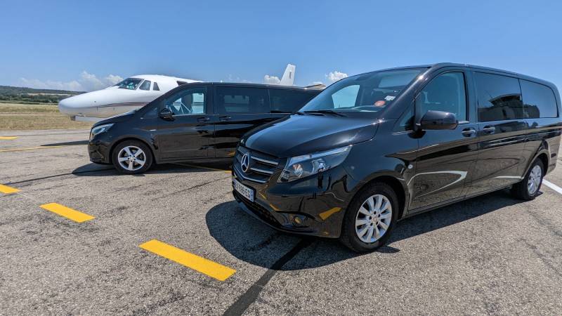 Chauffeur Privé Transfert aéroport Marseille avec service haut de gamme | Véhicules Mercedes, confort sur mesure et ponctualité garantie