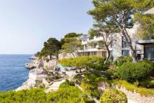 Détendez vous lors de votre séjour, profitez des services d'un chauffeur privé pour vous rendre à Cassis - Les Roches Blanches